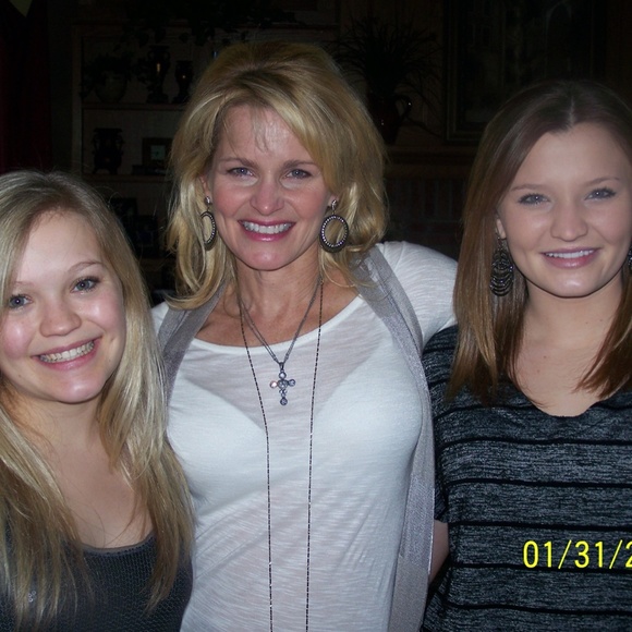 Meet your Posher, Sue - Picture 5 of 5